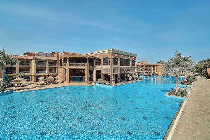 Pool 60 of 102