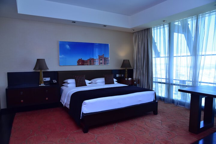 Room 30 of 143