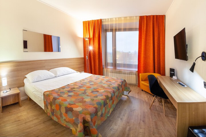 Room 4 of 47
