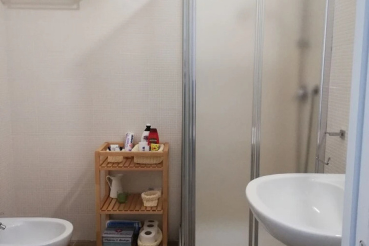 Room 6 of 20