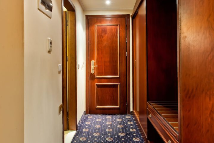 Room 8 of 48