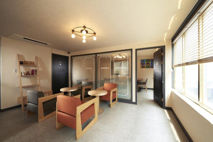 Room 15 of 32