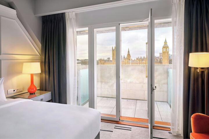Room 45 of 110