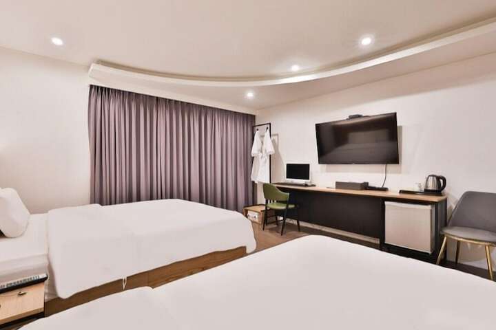 Room 20 of 44