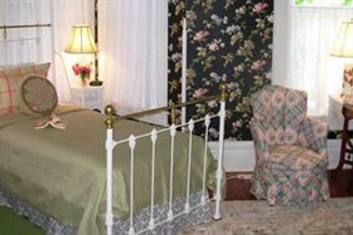 Room 17 of 31