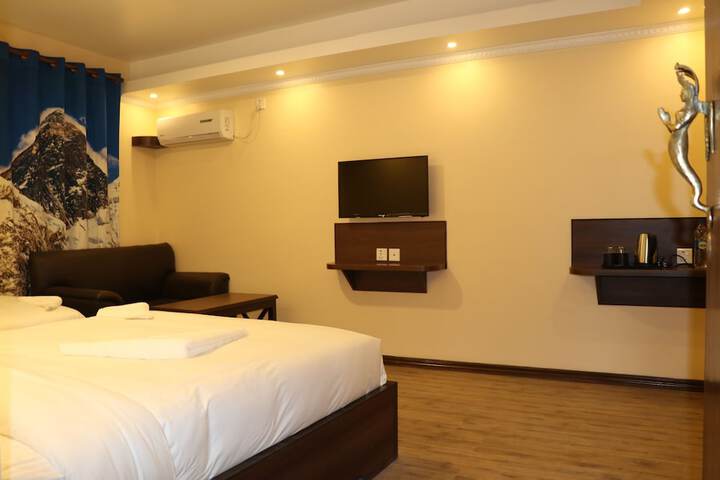 Room 8 of 42