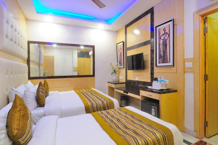 Room 7 of 19
