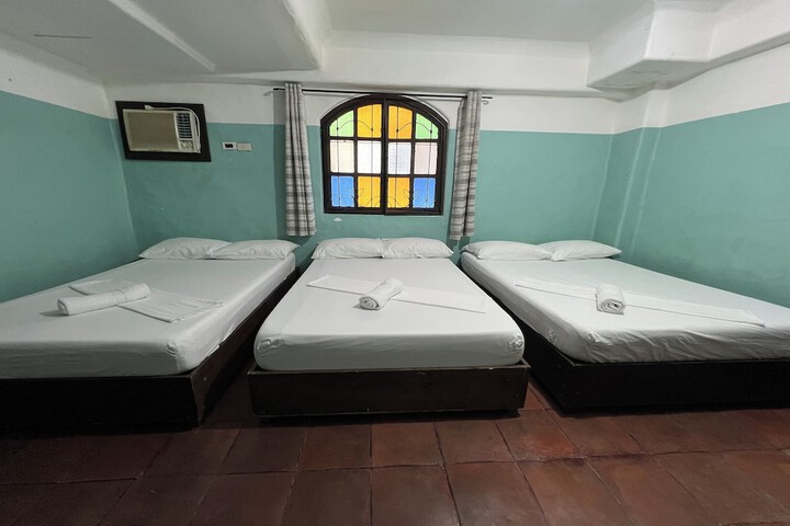 Room 17 of 46