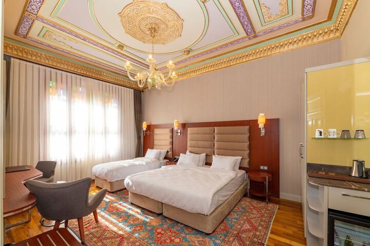 Room 54 of 102