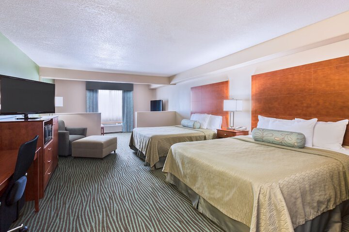 1 Queen Bed Mobility Accessible (9 of 14)