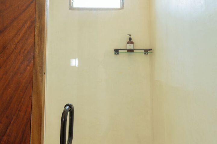 Room 150 of 193