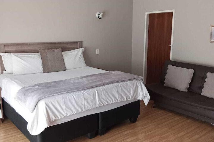 Room 15 of 40