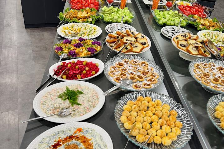 Dining 54 of 60