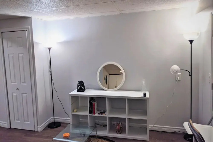 Room 4 of 20