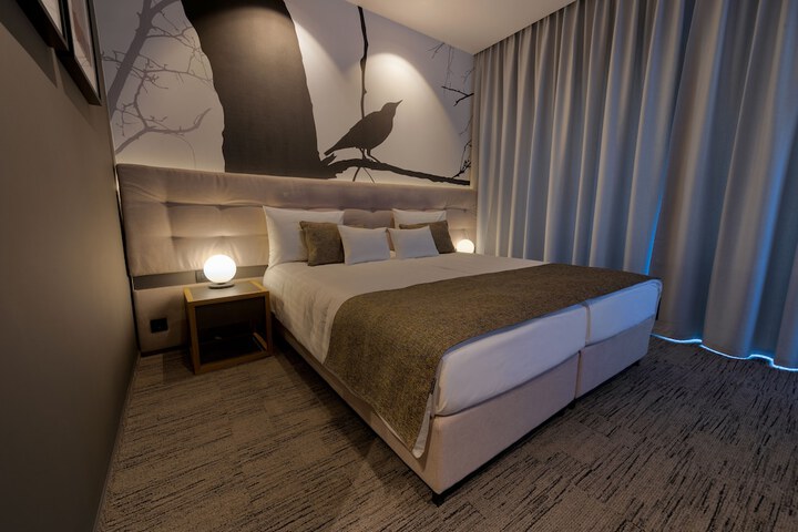 Room 8 of 49