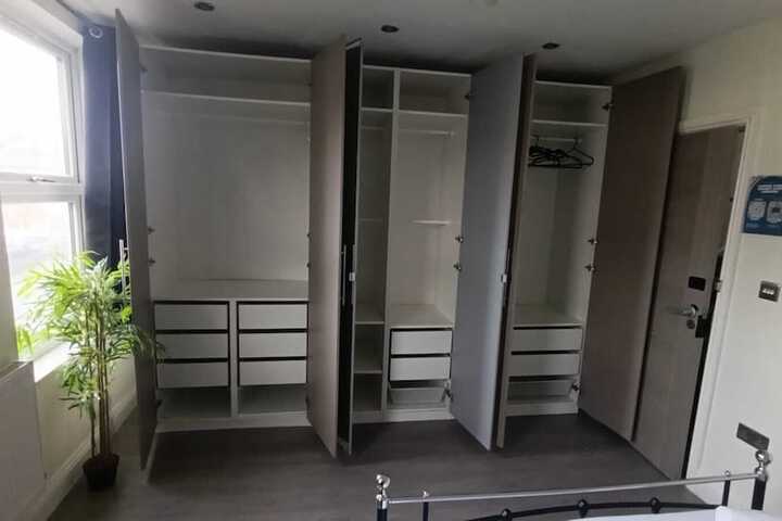 Room 16 of 34
