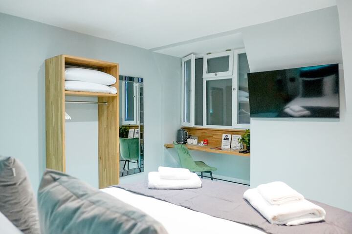 Room 13 of 134
