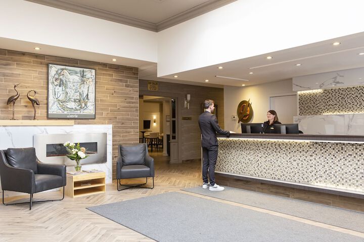 Entrance & Lobby