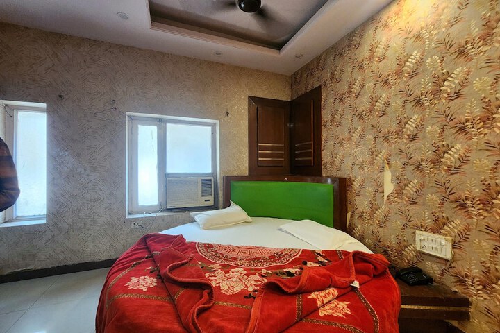Room 17 of 49