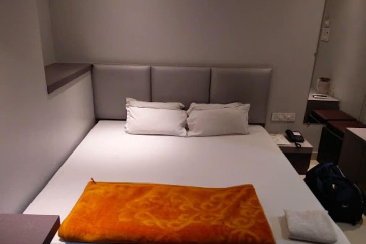 Room 3 of 17