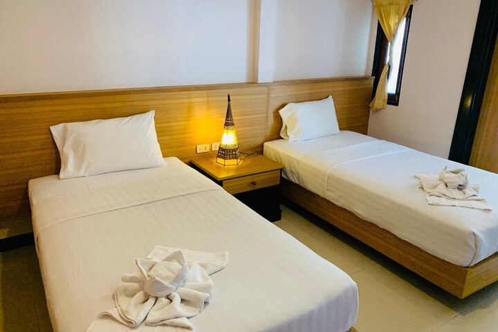 Room 42 of 93