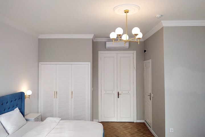 Room 5 of 32