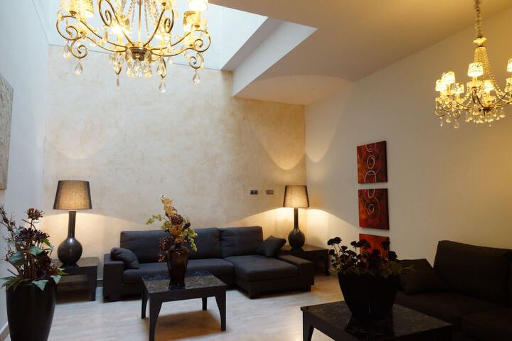 Entrance & Lobby
