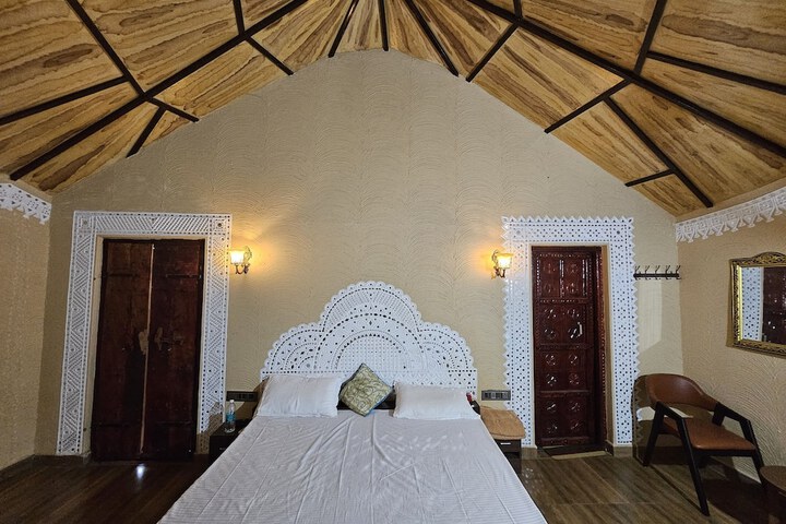 Room 2 of 9