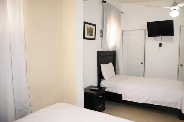Room 33 of 59