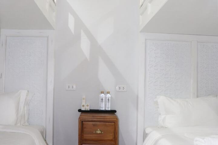 Room 14 of 86