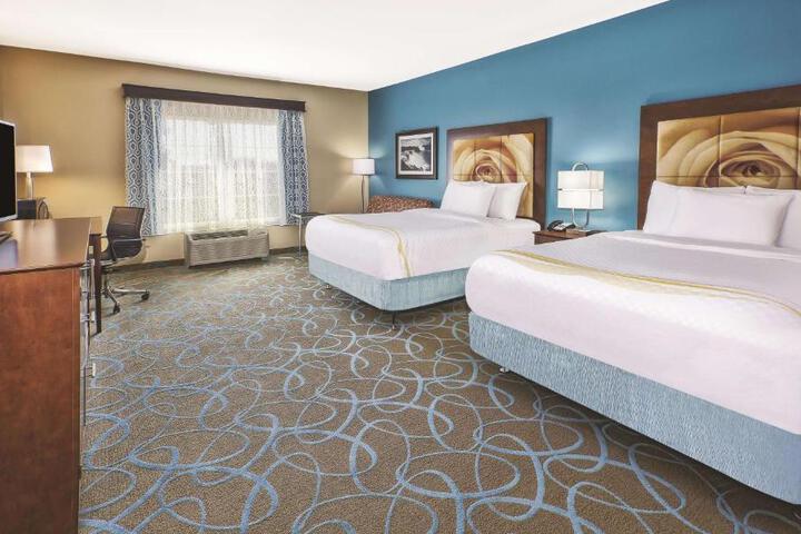 2 Queen Beds Accessible (4 of 6)