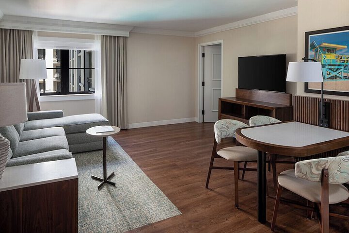 Room 27 of 42
