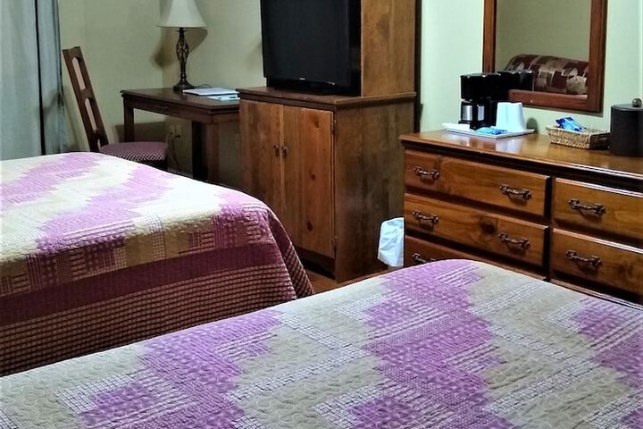 Room 10 of 98