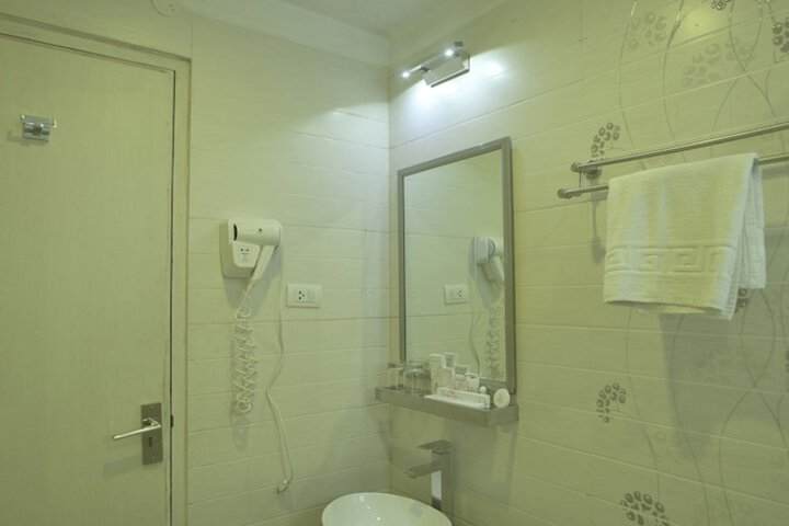 Room 9 of 29