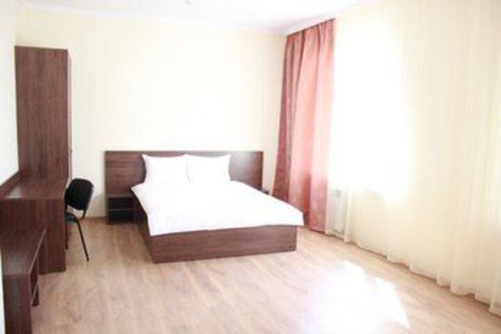 Room 9 of 13