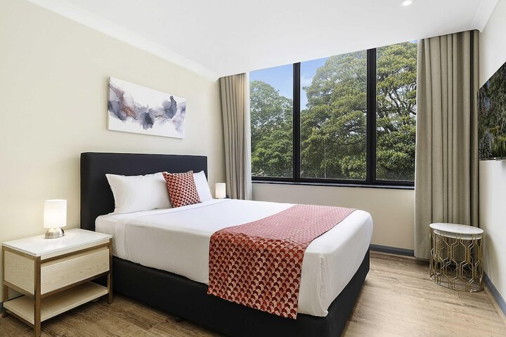 Room 4 of 38
