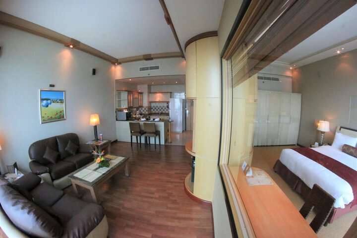 Room 9 of 72