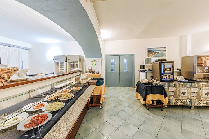 Dining 80 of 89