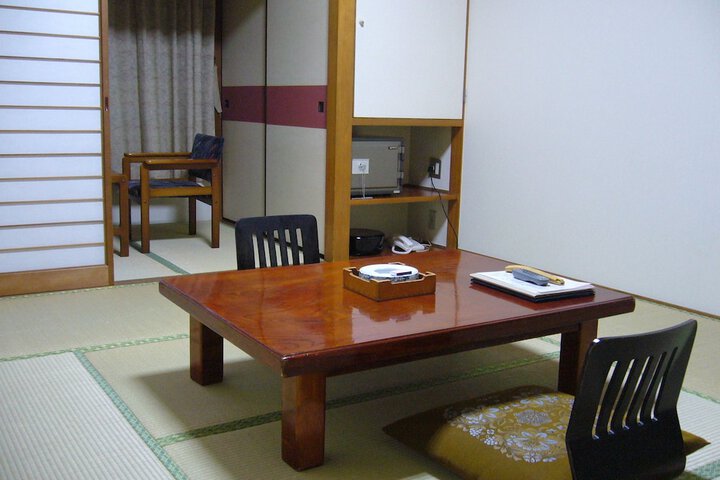 Room 7 of 26