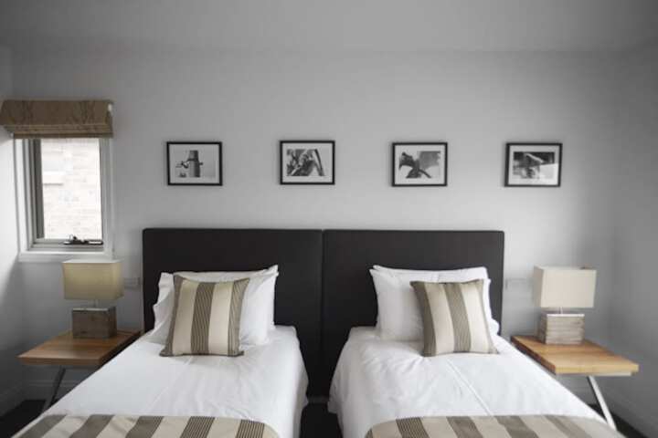 Room 5 of 70