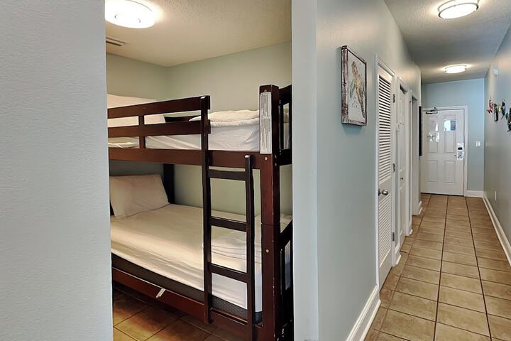 Room 51 of 217