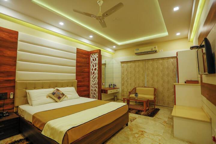 Room 2 of 6