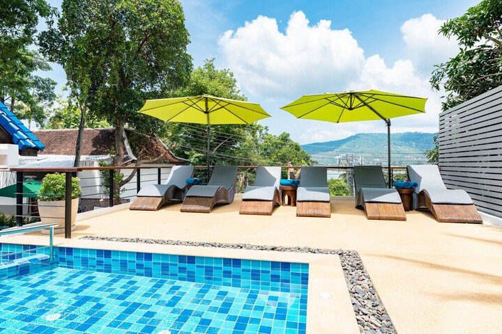 Sundeck 84 of 100