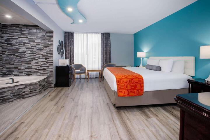 1 Queen Bed (1 of 21)