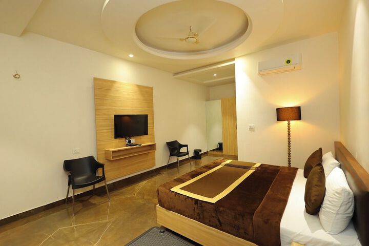 Room 9 of 54