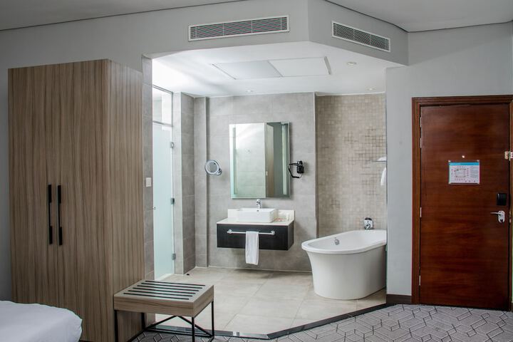 Room 75 of 193