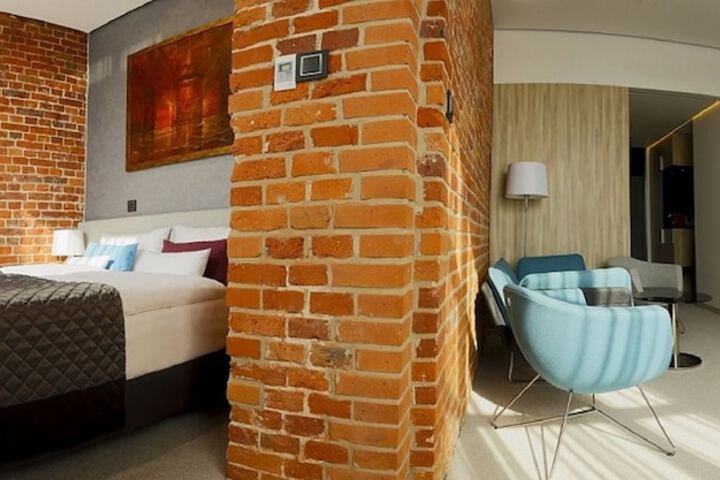 Room 5 of 64