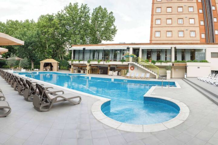 Pool 70 of 129