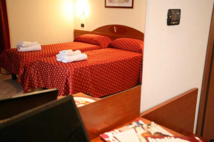Room 10 of 15