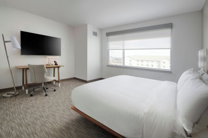 Room 47 of 100